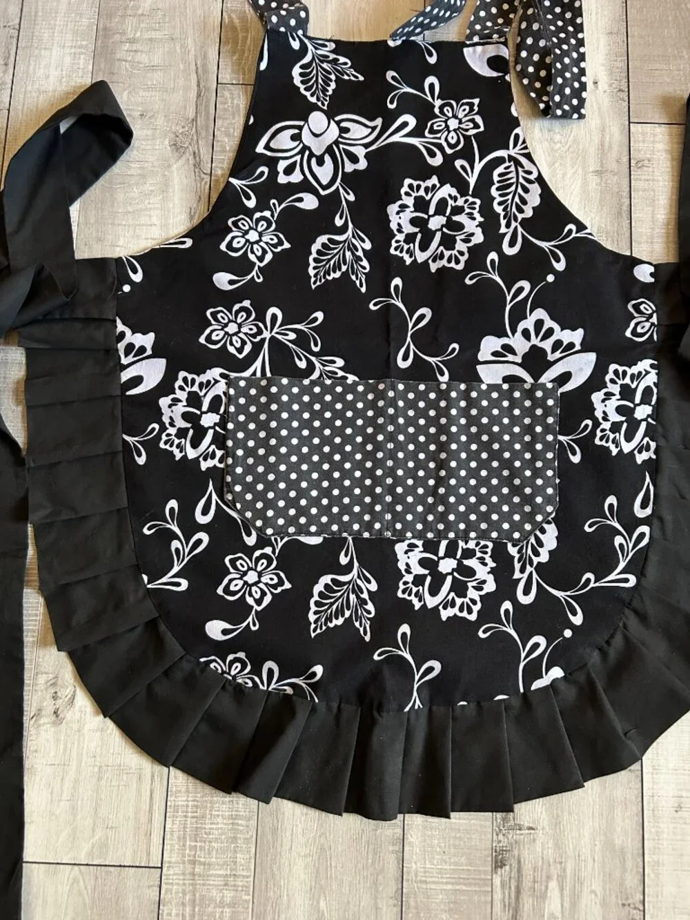 Floral & Polka Dot Ruffled Bib Apron Large Double Pocket